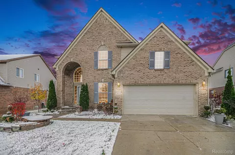39313 Huron Pkwy, Westland, MI 48185