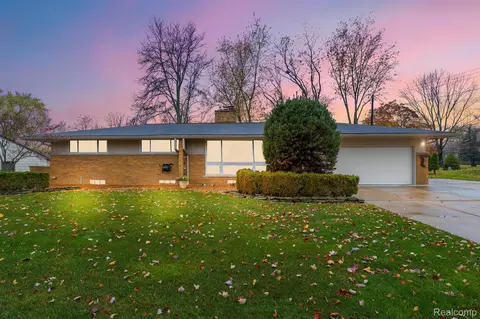 31771 Dohany Dr, Farmington Hills, MI 48336
