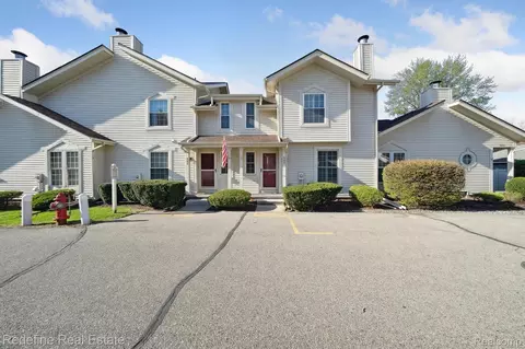 347 W Ann Arbor Trail Crt Ct, Plymouth, MI 48170