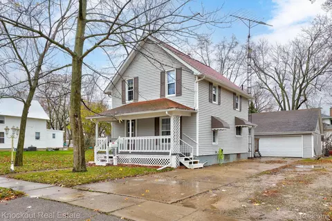 654 Elm St, Mount Morris, MI 48458