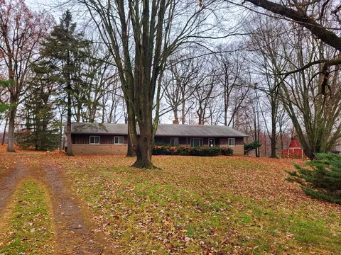 3438 Golf Club Rd, Genoa, MI 48843
