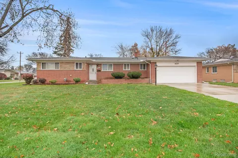 22622 Avon Ln, Southfield, MI 48075
