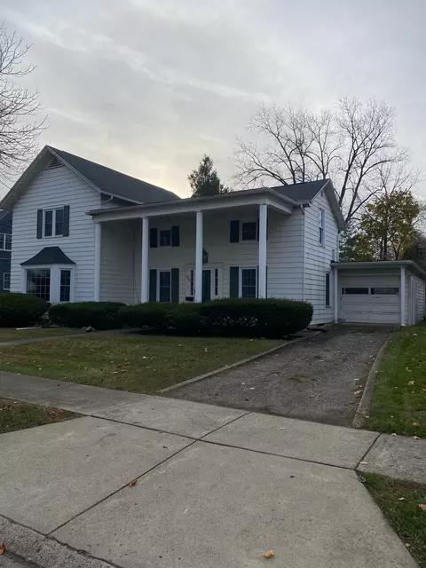 325 Pearl St, Caro, MI 48723