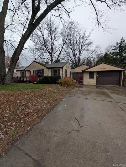 34050 Wadsworth St, Livonia, MI 48150