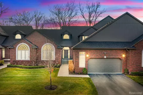 2425 Barberry Drive St 69 St, Shelby Township, MI 48316