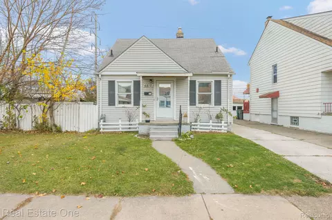 4810 Curtis St, Dearborn, MI 48126