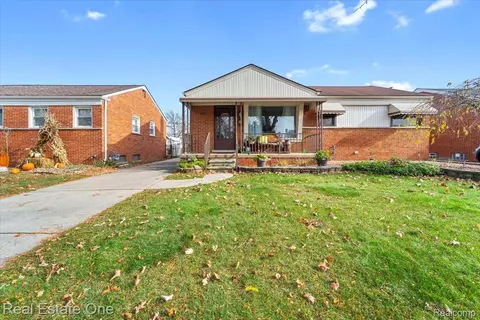 15431 Drake St, Southgate, MI 48195