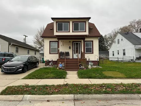 23045 Rein Ave, Eastpointe, MI 48021