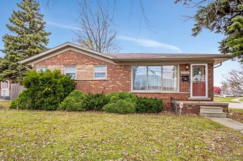 28730 Massachusetts St, Roseville, MI 48066