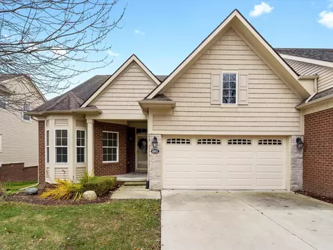 603 Poplar Crt Ct, Rochester Hills, MI 48306