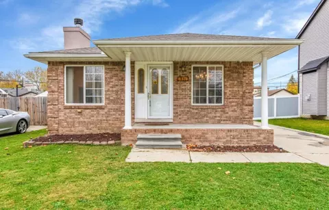 8344 Hugh St, Westland, MI 48185