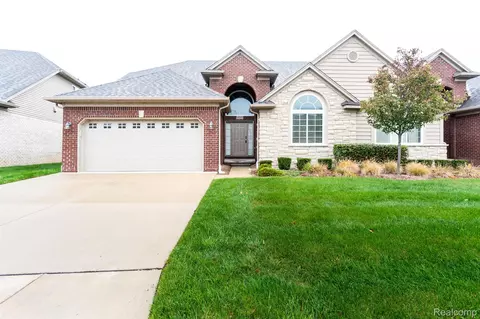 5277 Hawkseye Trce, Warren, MI 48092