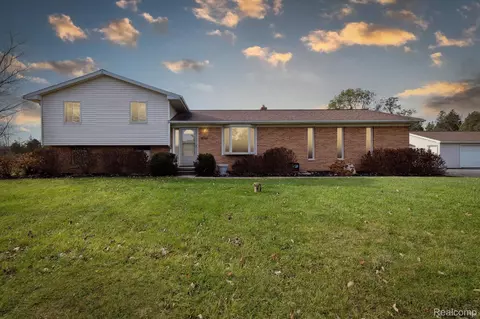 3339 Fleming Rd, Howell, MI 48836