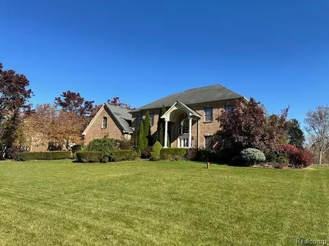 10115 Longford, Green Oak, MI 48178