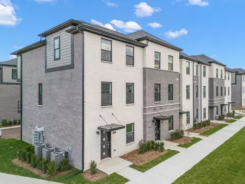 2837 Summers, Troy, MI 48084
