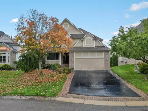 3265 Harbours Blvd, Waterford, MI 48328