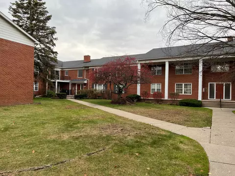 27653 W Echo Vly #210, Farmington Hills, MI 48334
