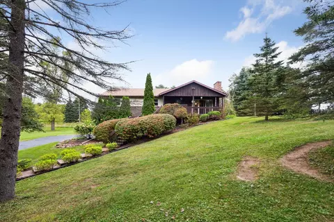 2876 Byron Rd, Howell, MI 48855
