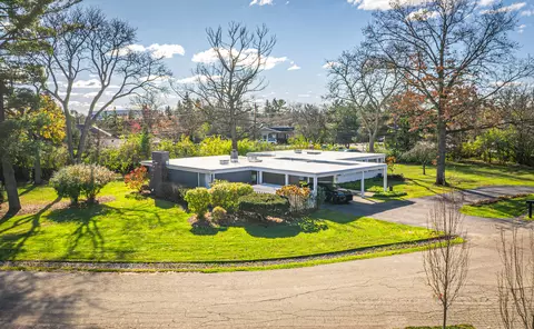 70 Judy Ln, Bloomfield Hills, MI 48304