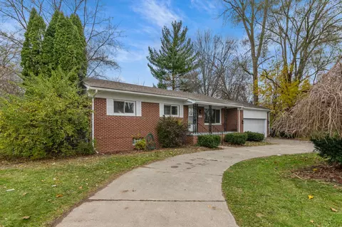31994 Warren Rd, Westland, MI 48185