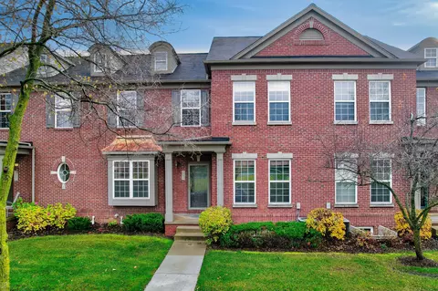49677 Courtyard Ln, Canton, MI 48188