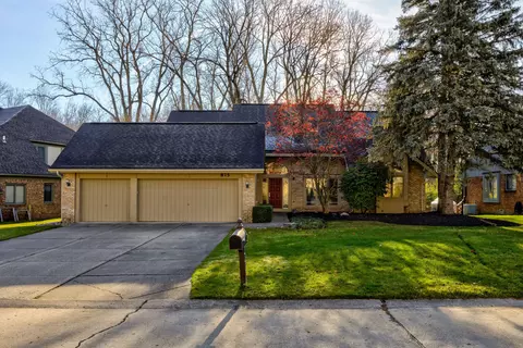 875 River Bend Dr, Rochester Hills, MI 48307