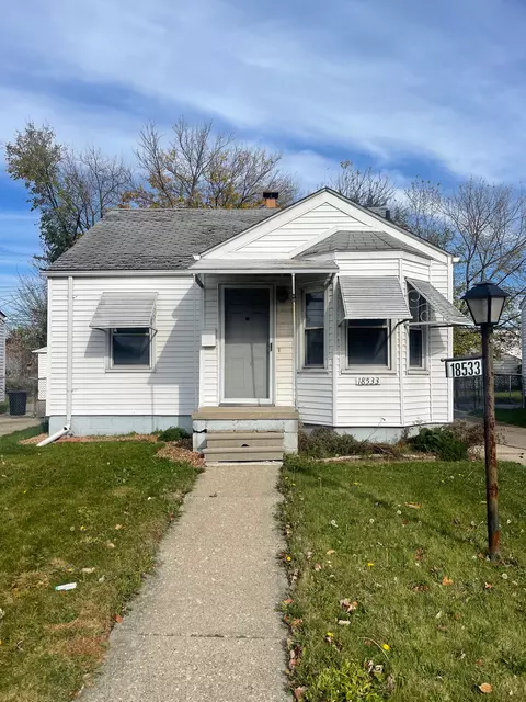 18533 Elkhart St, Harper Woods, MI 48225