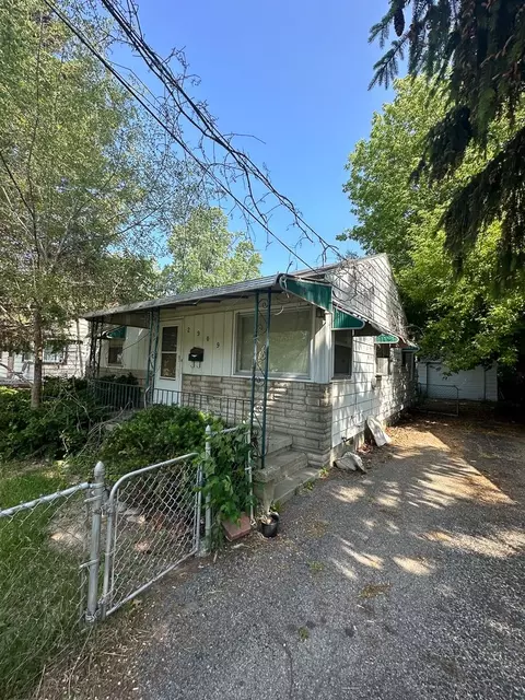 2909 Thom St, Flint, MI 48506