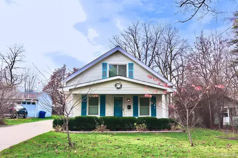 220 Oak St, Flushing, MI 48433