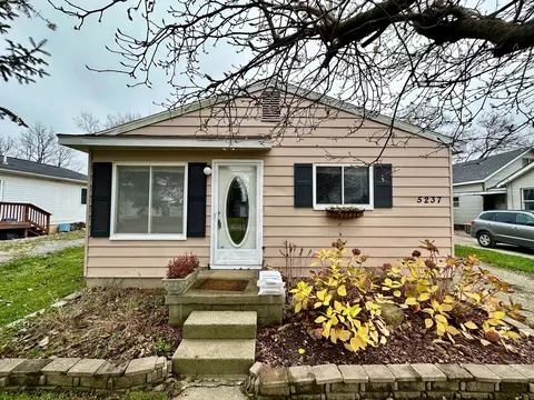 5237 Dania St, Flint, MI 48532