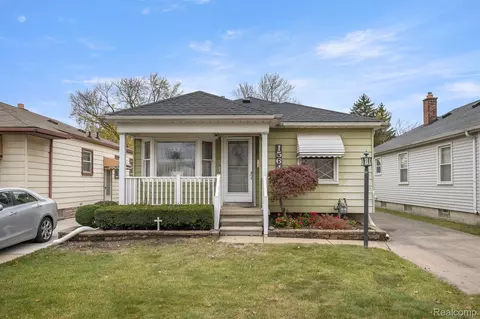 1564 Philomene Blvd, Lincoln Park, MI 48146
