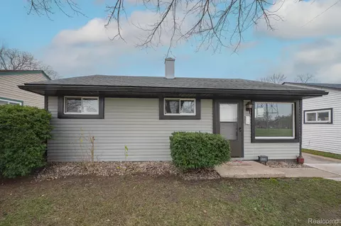 8278 Robert St, Taylor, MI 48180