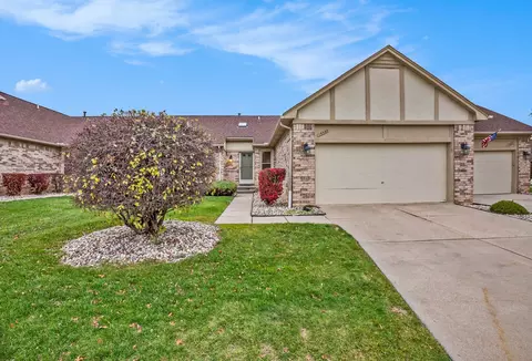 15595 Orchard Ridge Dr, Clinton Township, MI 48038