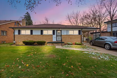 23650 Marlow St, Oak Park, MI 48237