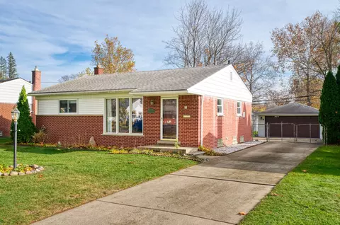 17712 Deering St, Livonia, MI 48152