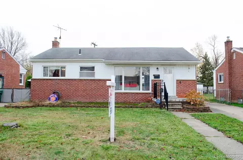 33701 Florence St, Garden City, MI 48135
