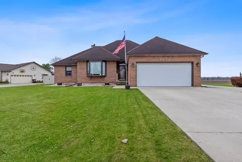 7136 S Huron River Dr, South Rockwood, MI 48179