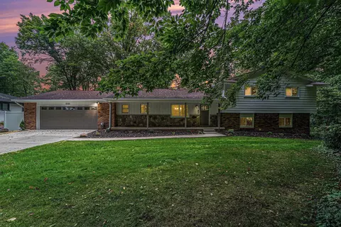 35150 Muer Pl, Farmington Hills, MI 48331