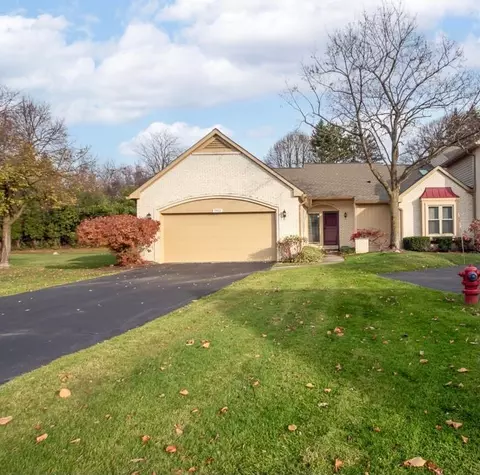 7403 Sherwood Crk, West Bloomfield, MI 48322