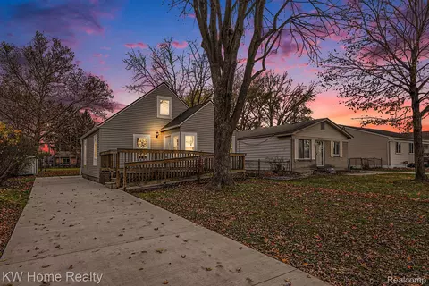 37411 Carpathia Blvd, Sterling Heights, MI 48310
