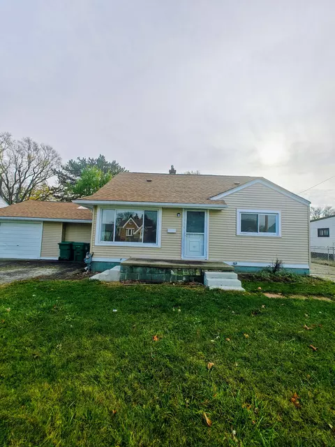 28659 Beechwood St, Garden City, MI 48135