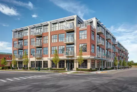 2051 Villa Rd #402, Birmingham, MI 48009