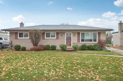 14331 Alpena Dr, Sterling Heights, MI 48313