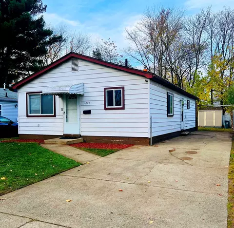 1837 E Harry Ave, Hazel Park, MI 48030