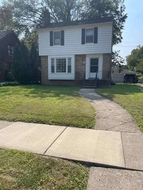 249 Ridgemont Rd, Grosse Pointe Farms, MI 48236