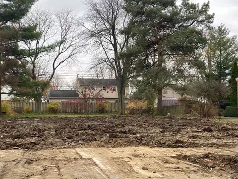 22924 Saint Joan St, Saint Clair Shores, MI 48080