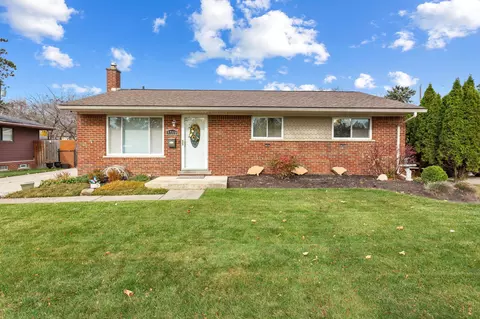 37118 Vincent St, Westland, MI 48186