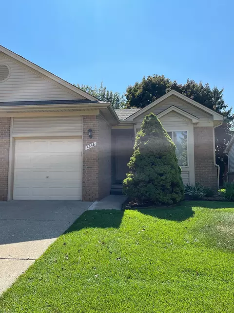 4048 Heatherwood Crt Ct, Warren, MI 48092