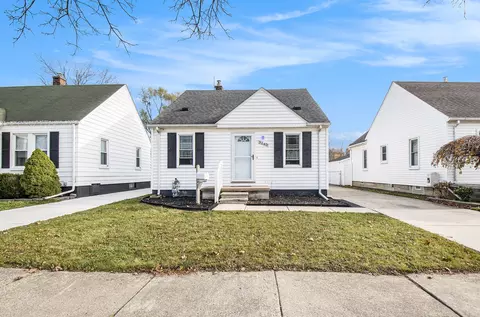 3245 Charles St, Trenton, MI 48183