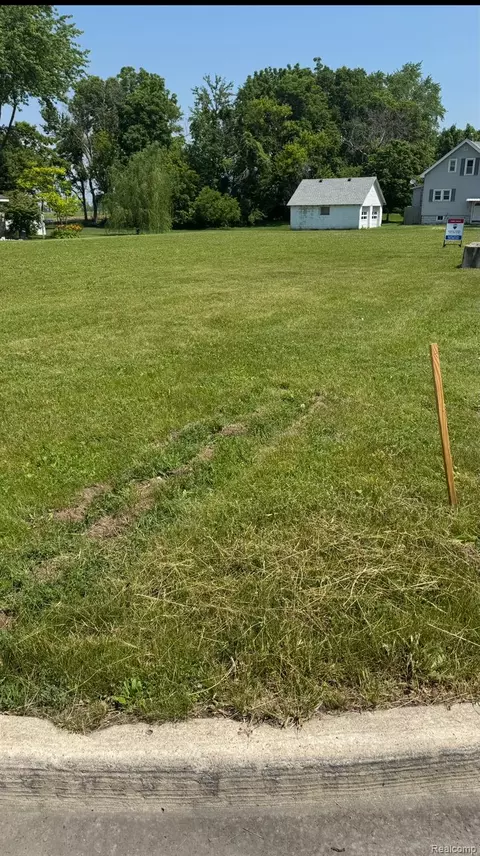 000 N Dixie Hwy, Frenchtown, MI 48162